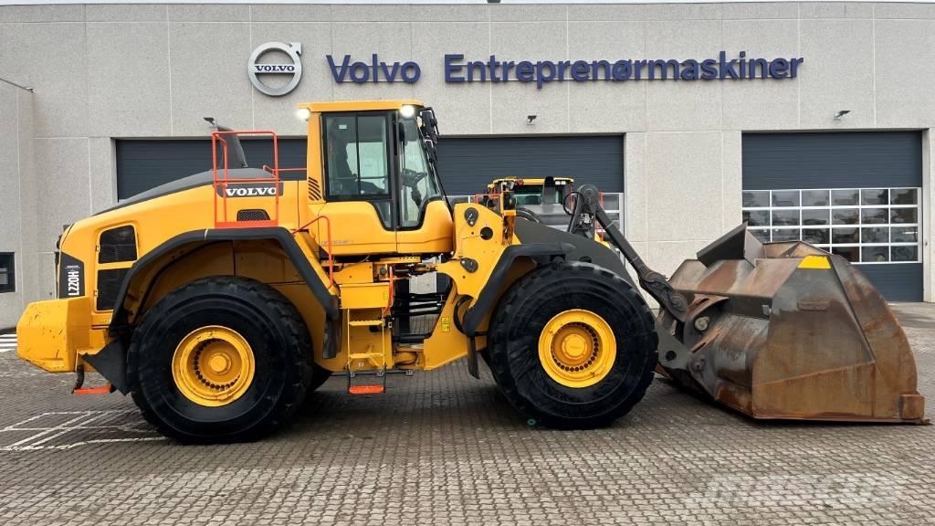 Volvo L220H لوادر بعجل