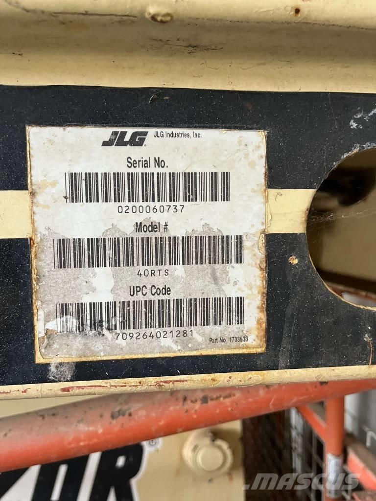 JLG 40 RTS رافعات مقصية الشكل