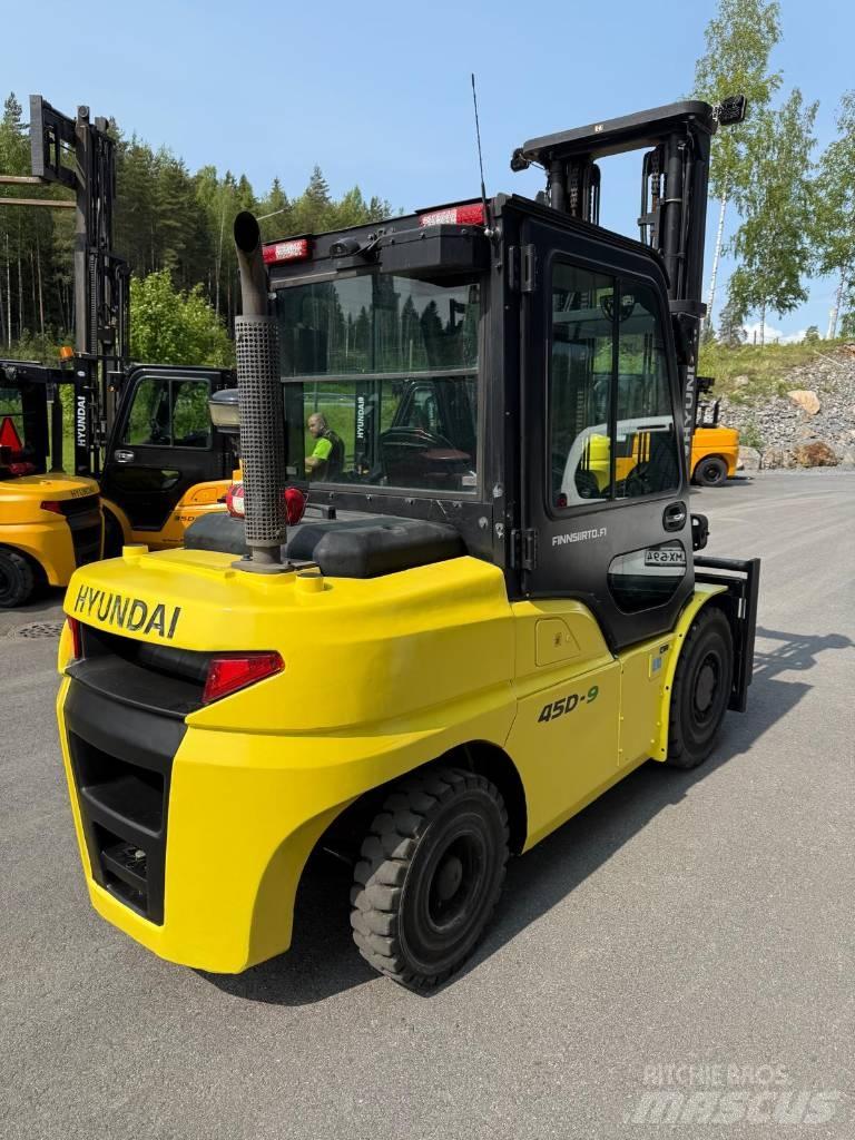 Hyundai 45 D-9 شاحنات الديزل