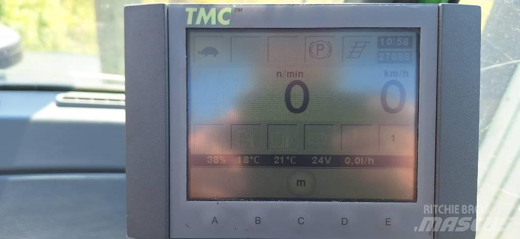 John Deere 1110 D شاحنات