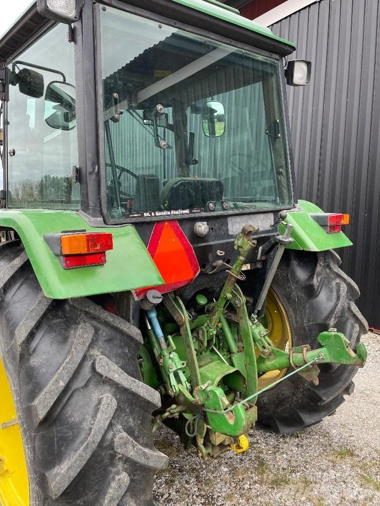 John Deere 2850 الجرارات