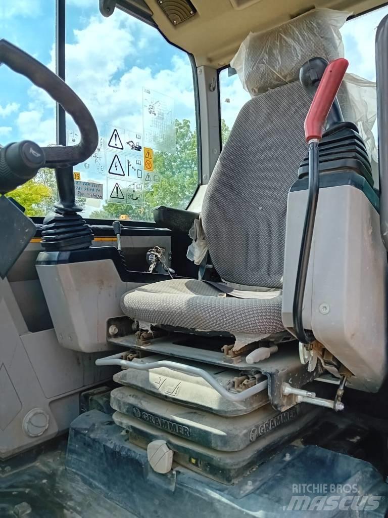Volvo EW 60 E حفارات بعجل