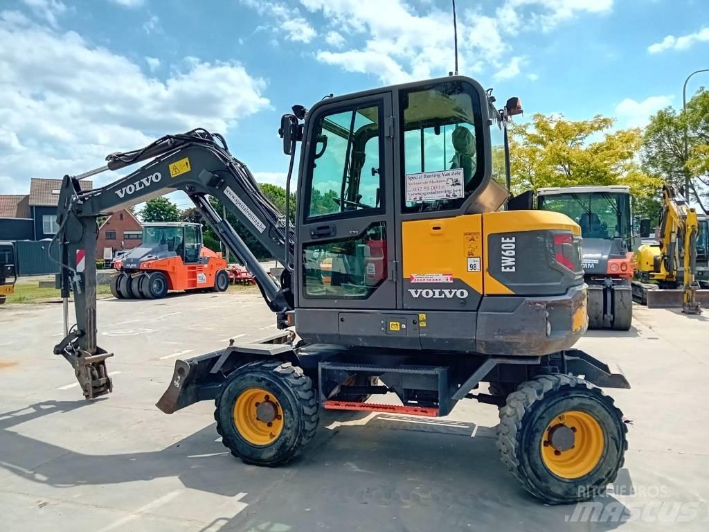 Volvo EW 60 E حفارات بعجل