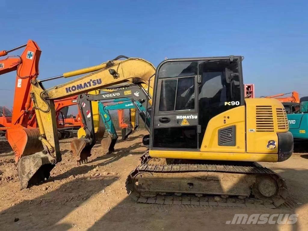 Komatsu PC 70-8 حفارات زحافة