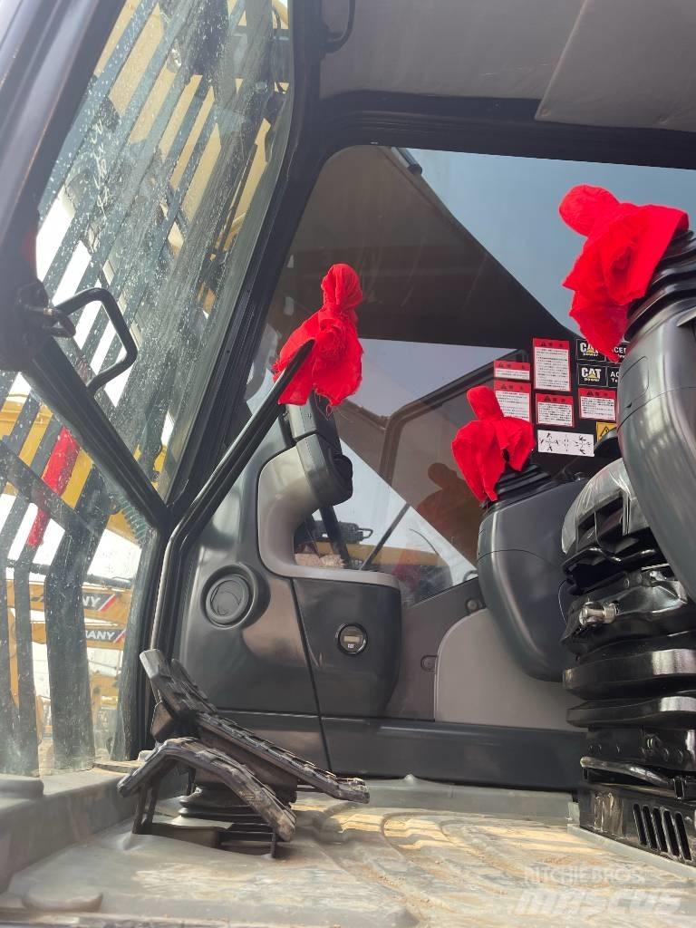 CAT 340D2L حفارات زحافة