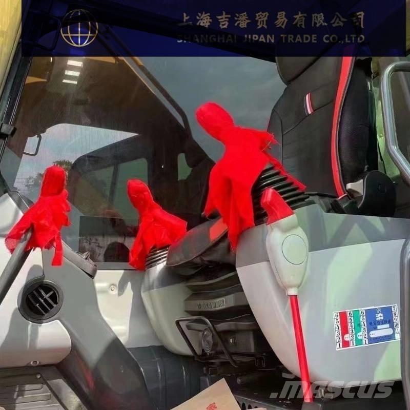 Komatsu PC 220 حفارات زحافة