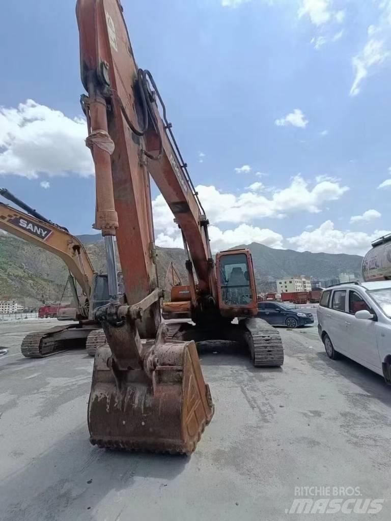 Doosan DX 225 حفارات زحافة