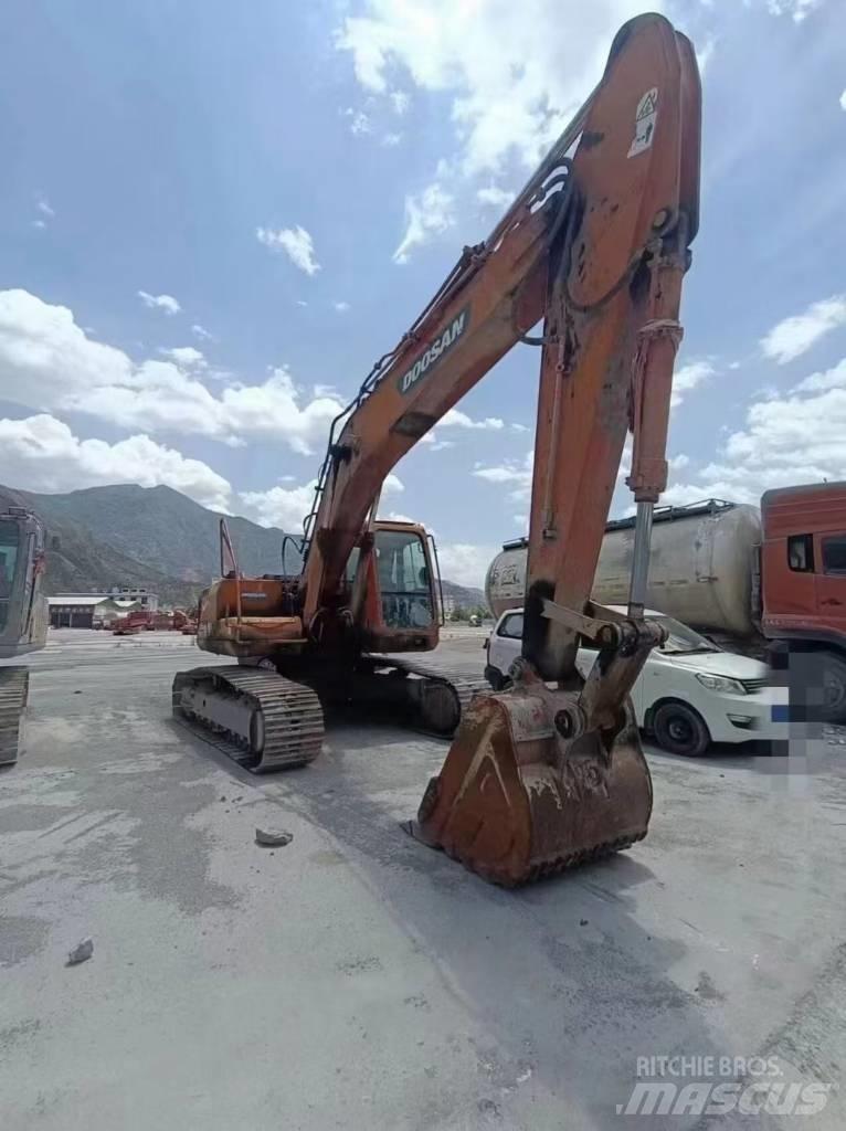 Doosan DX 225 حفارات زحافة