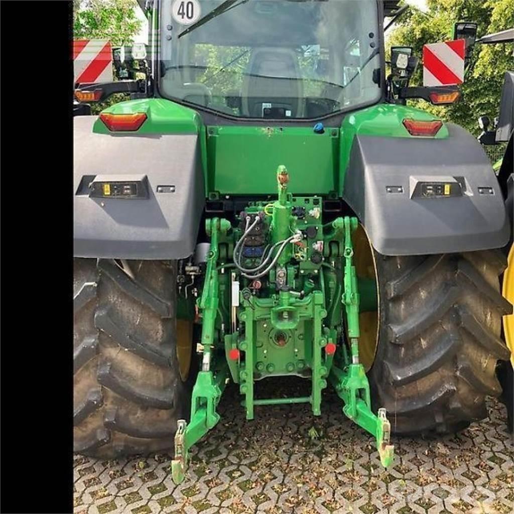 John Deere 7r 330 الجرارات