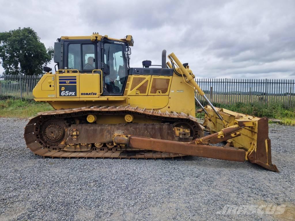 Komatsu D 65 PX-18 بلدوزرات مجنزرة