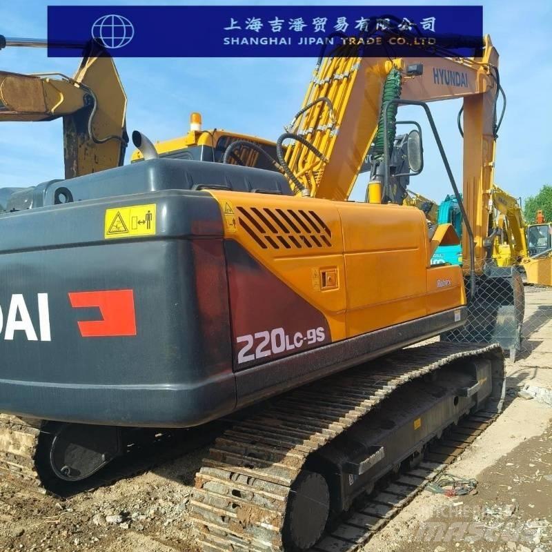 Hyundai R220 حفارات وسط 7 طن - 12 طن