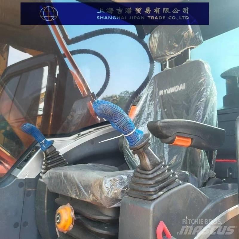 Hyundai R220 حفارات وسط 7 طن - 12 طن