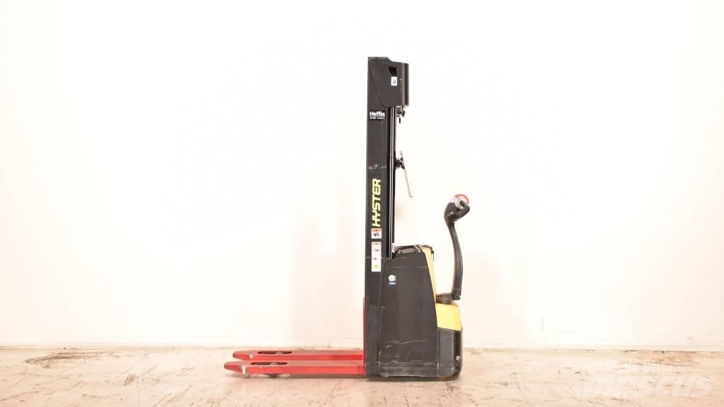 Hyster S 1.0 معدات التكديس الجوالة