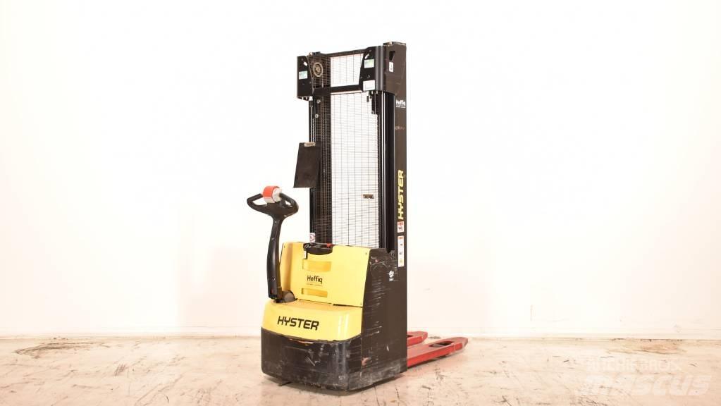 Hyster S 1.0 معدات التكديس الجوالة
