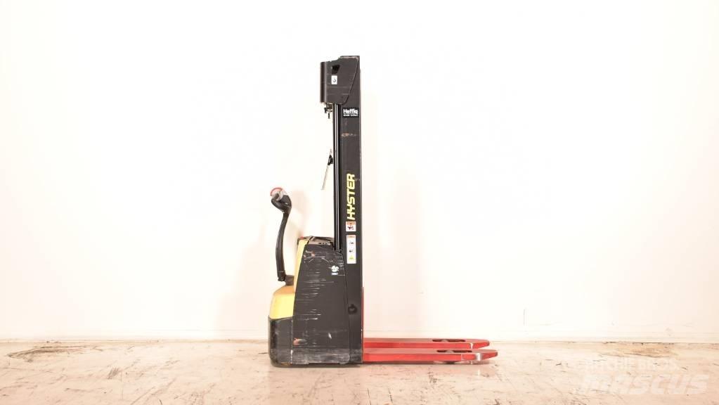 Hyster S 1.0 معدات التكديس الجوالة