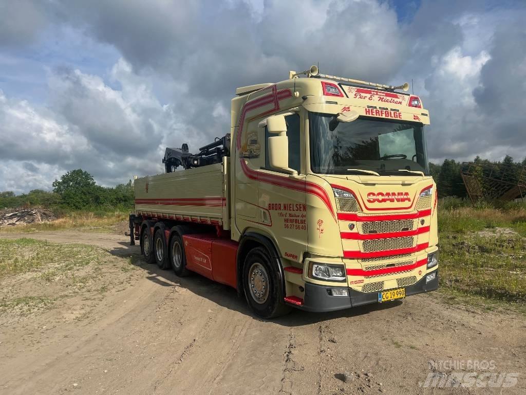Scania R 520 Tridem Crane trucks