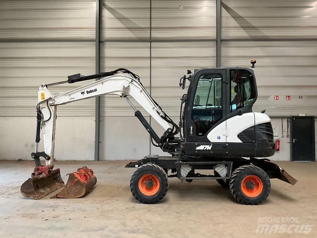 Bobcat E 57 W حفارات بعجل
