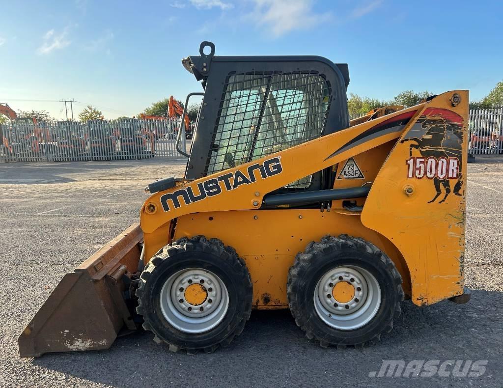 Mustang 1500 R لوادر انزلاقية التوجيه