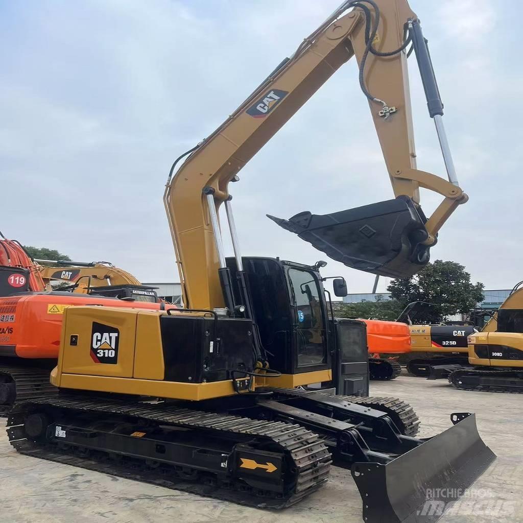 CAT 310 حفارات زحافة