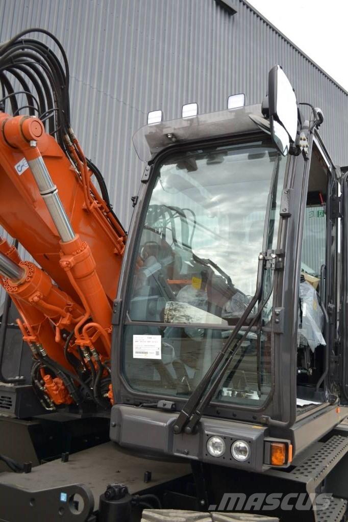 Hitachi ZX135W-7 حفارات بعجل