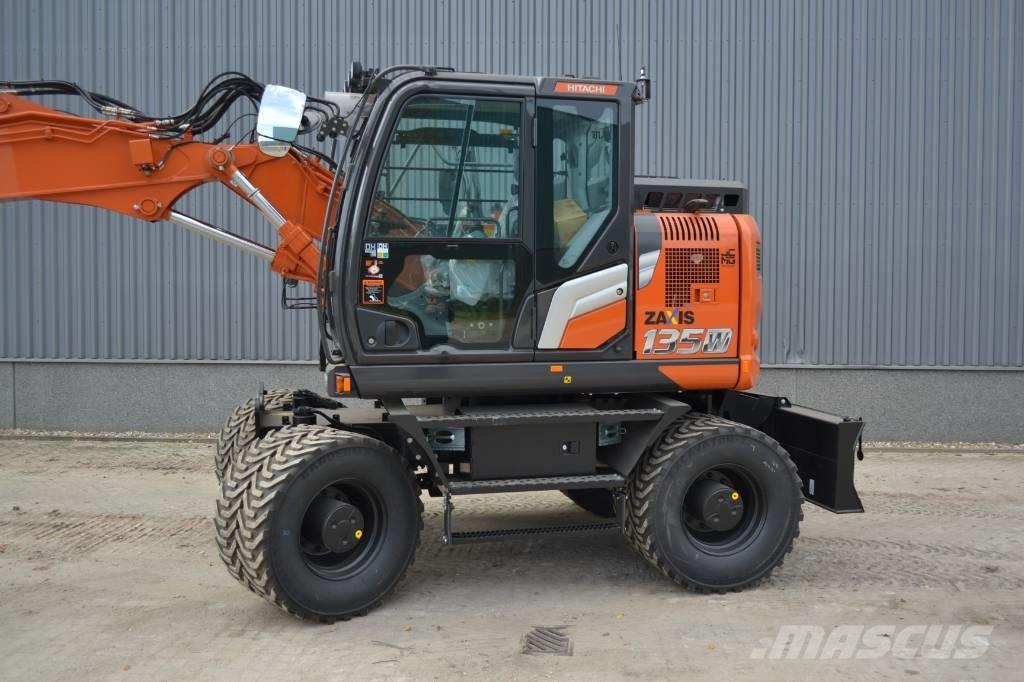 Hitachi ZX135W-7 حفارات بعجل