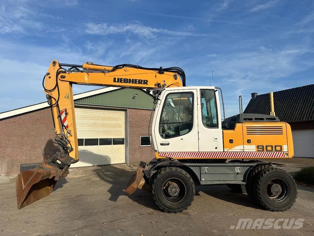Liebherr A900 C حفارات بعجل
