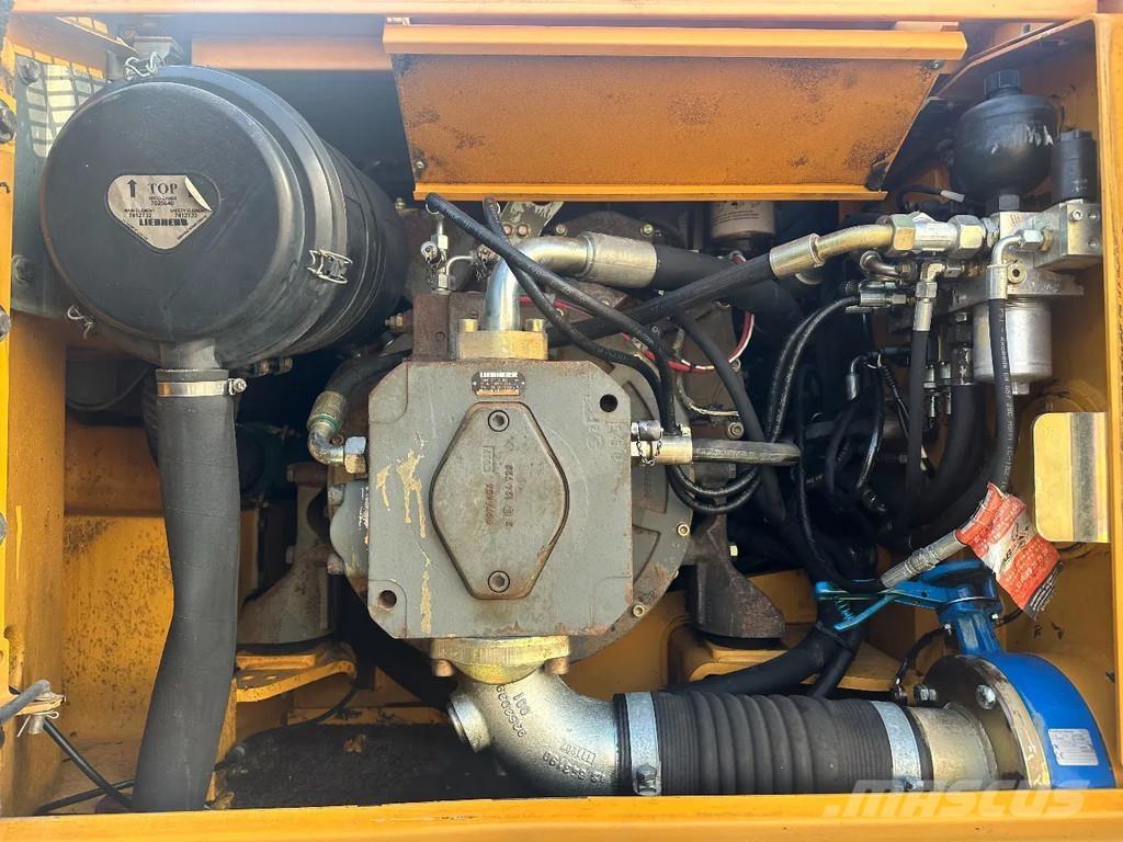 Liebherr A900 C حفارات بعجل