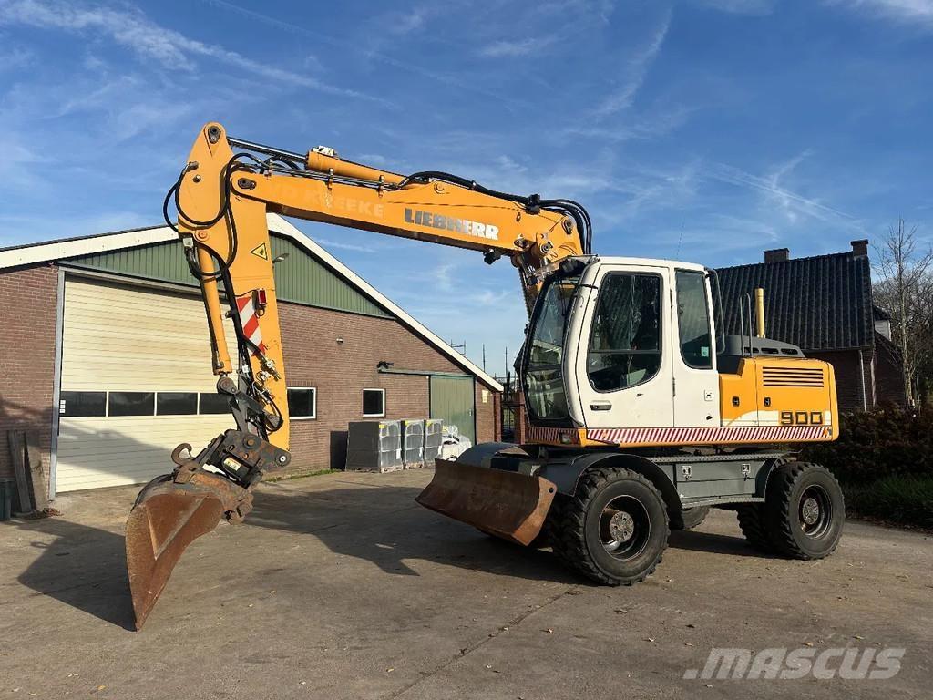 Liebherr A900 C حفارات بعجل
