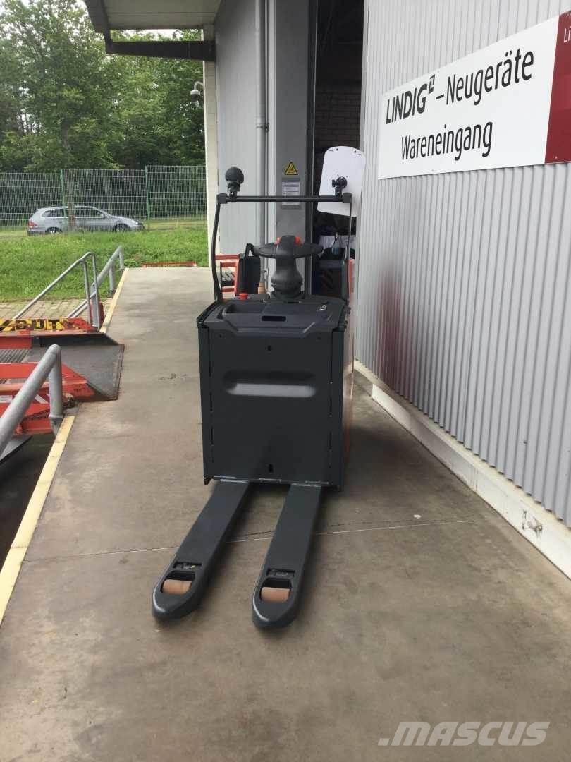 Linde T25FP شاحنات مناولة ذاتية الدفع