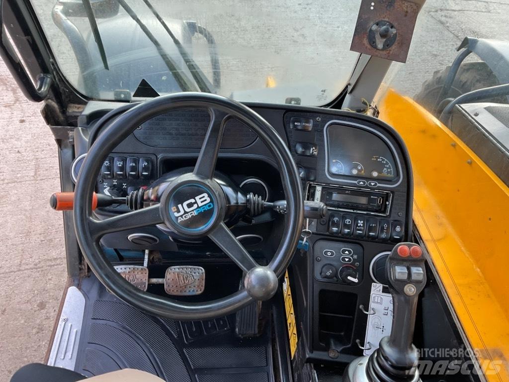 JCB 536-70 AGRI PRO معدات مناولة لأغراض الزراعة