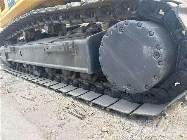 Komatsu PC 450-8 حفارات زحافة