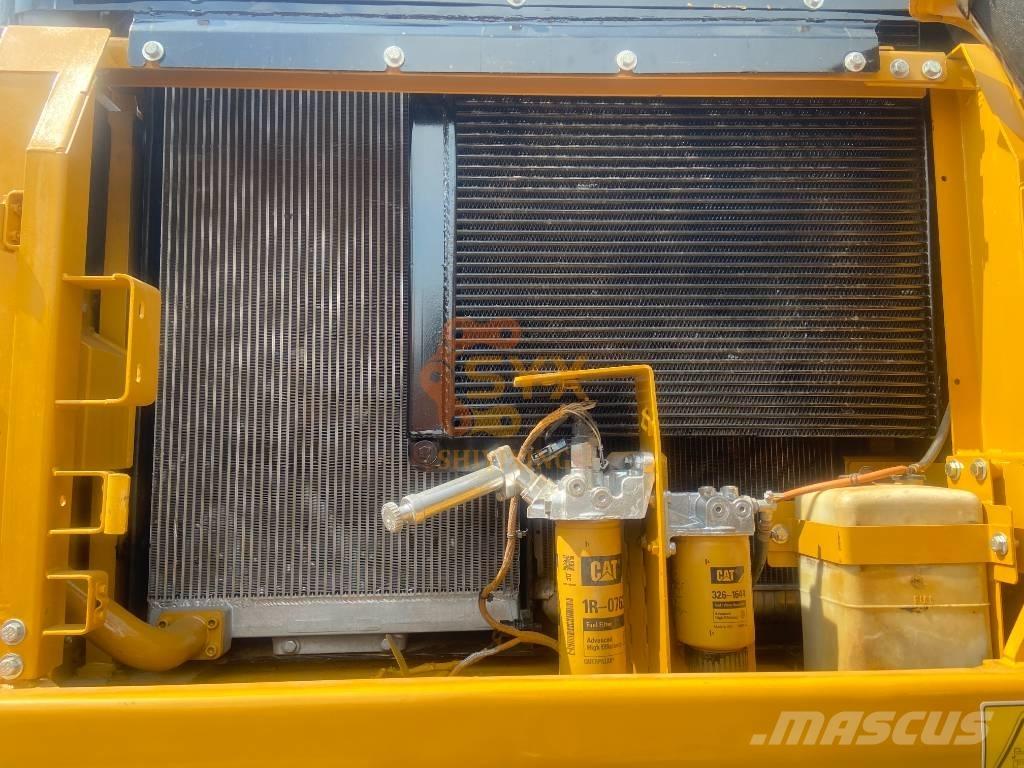 CAT 336 D حفارات زحافة