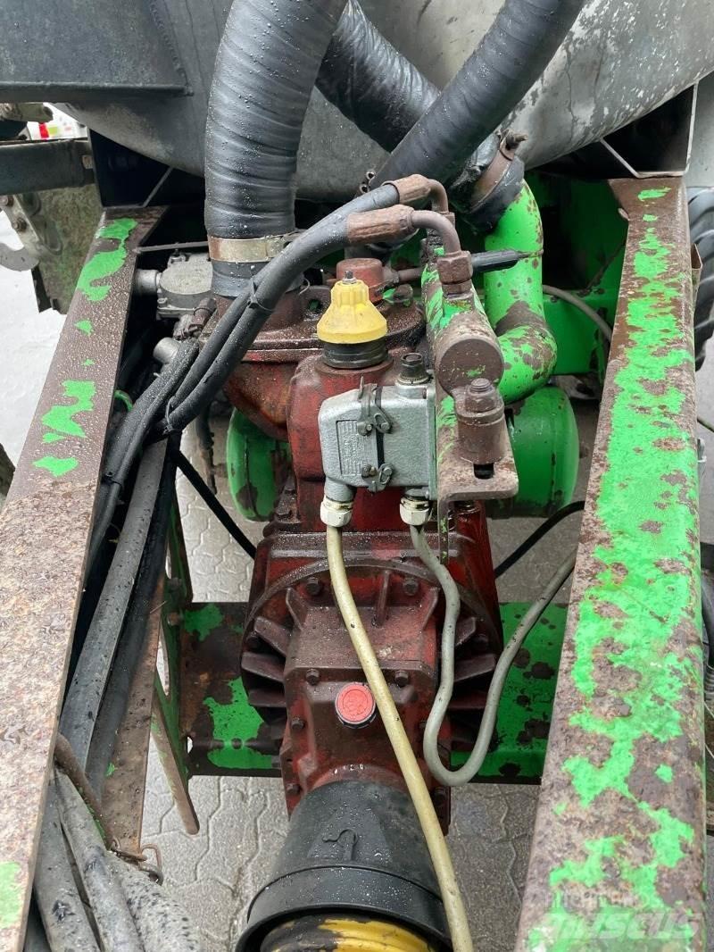 Joskin 12500 TS معدات توزيع السماد العضوي