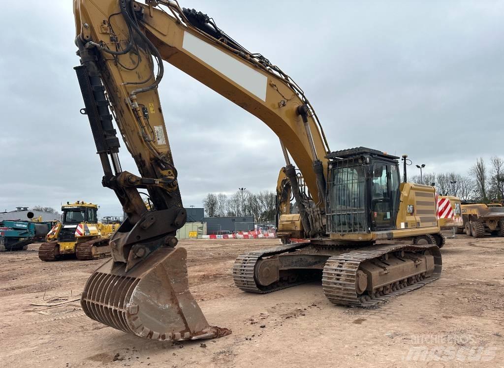 CAT 336 حفارات زحافة