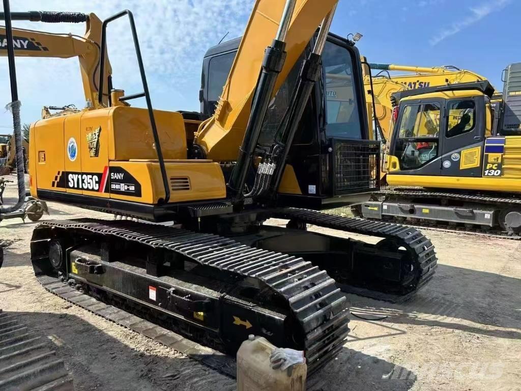 Sany SY135C حفارات زحافة