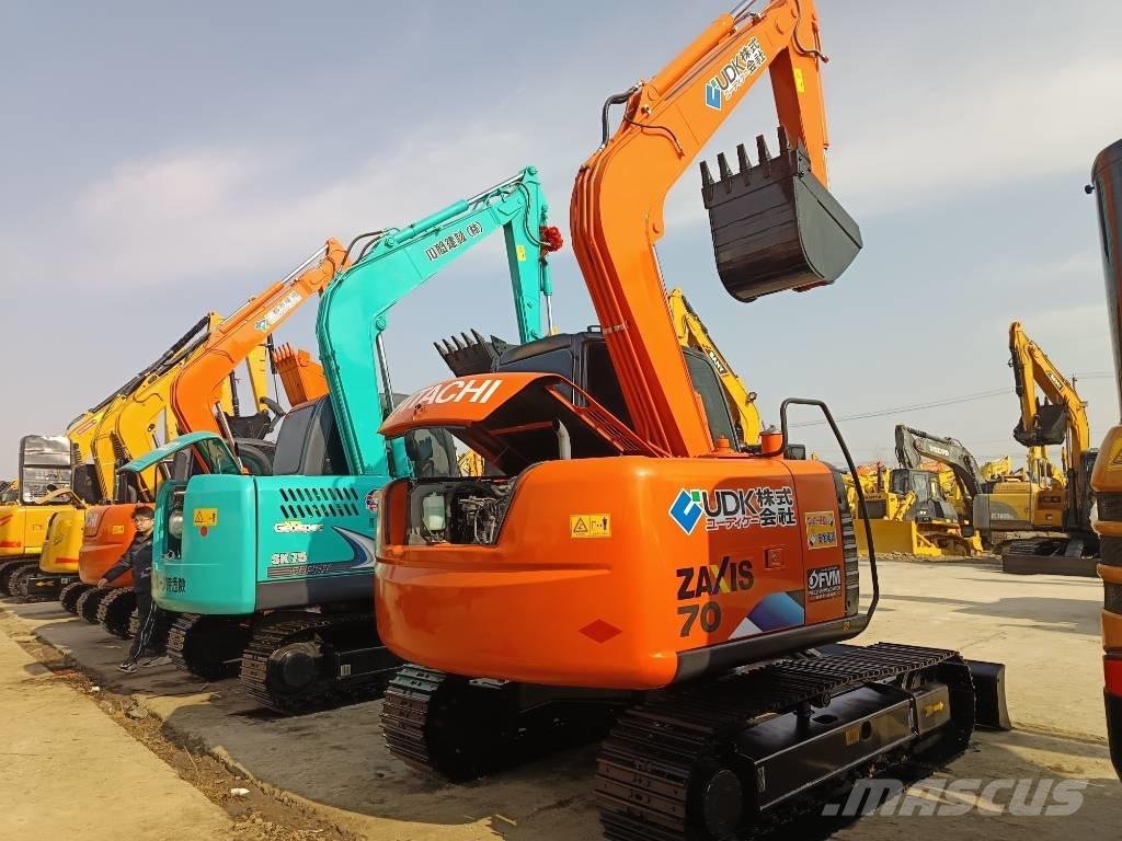 Hitachi ZX 70 حفارات وسط 7 طن - 12 طن