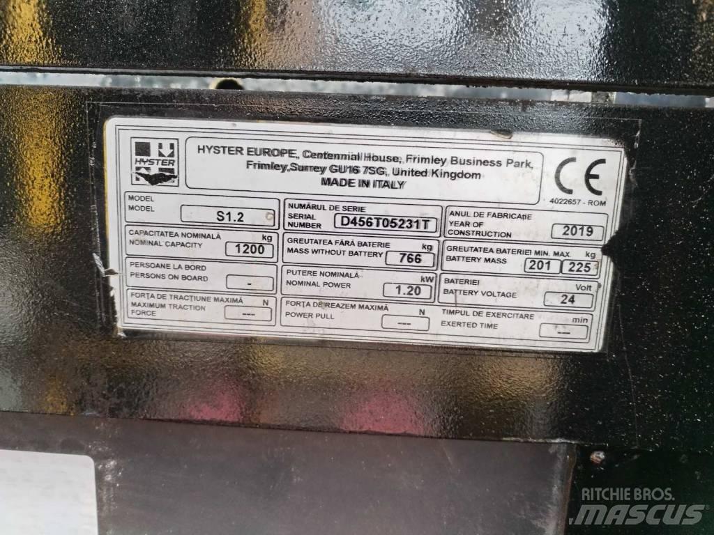 Hyster S 1.2 معدات التكديس الجوالة