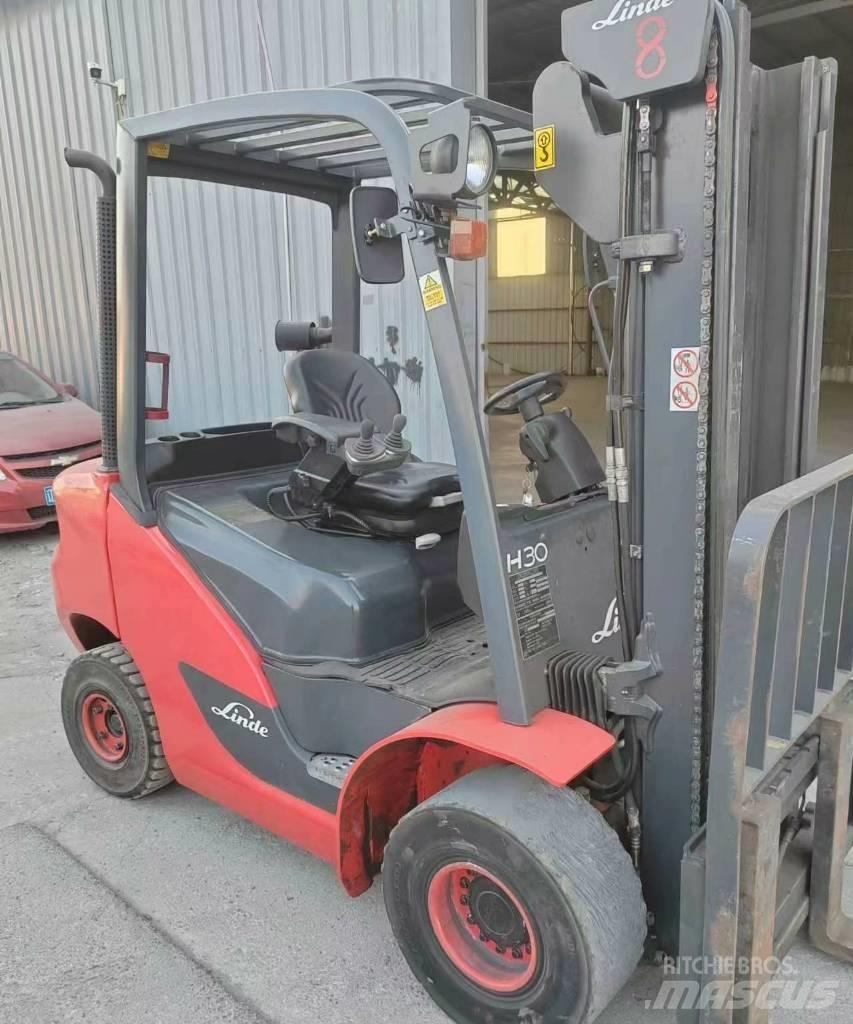 Linde H 30 D شاحنات الديزل