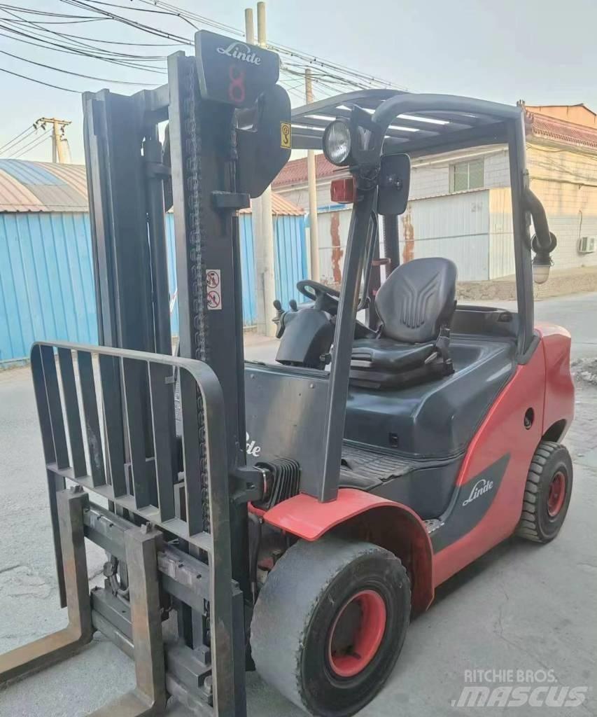 Linde H 30 D شاحنات الديزل