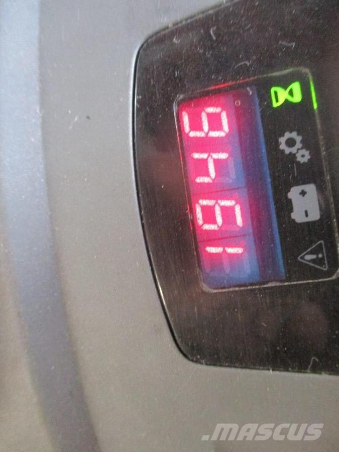 BT LPE200 رافعة منخفضة المستوى ذات منصة