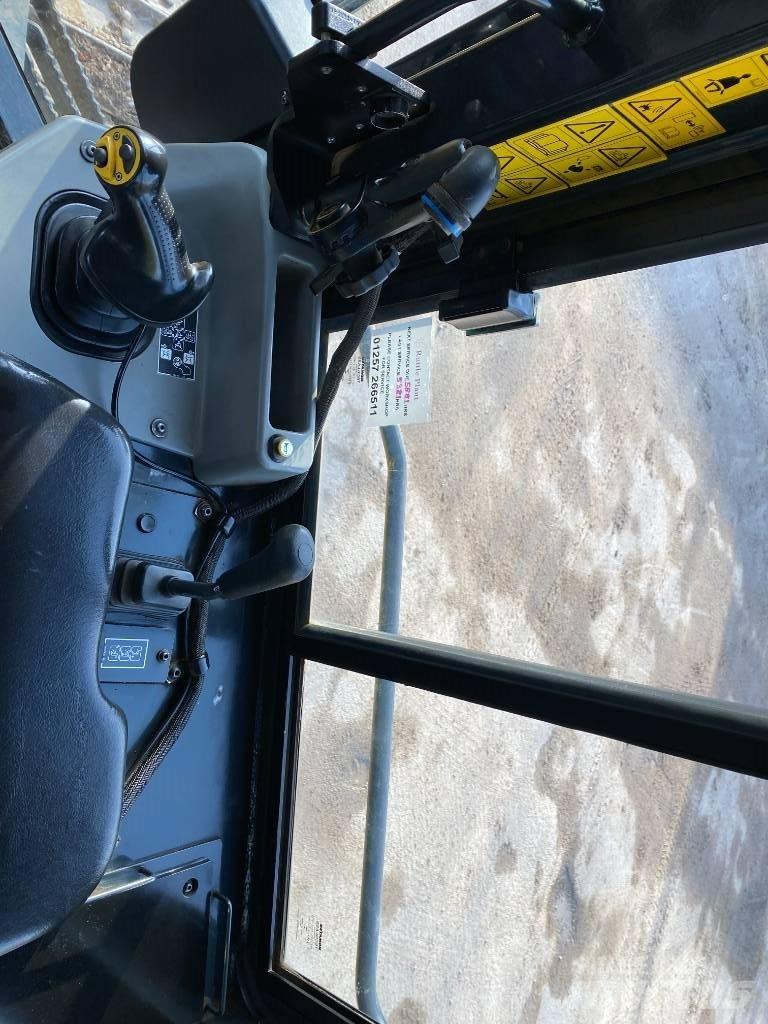 Komatsu D 61 PX-15 بلدوزرات مجنزرة