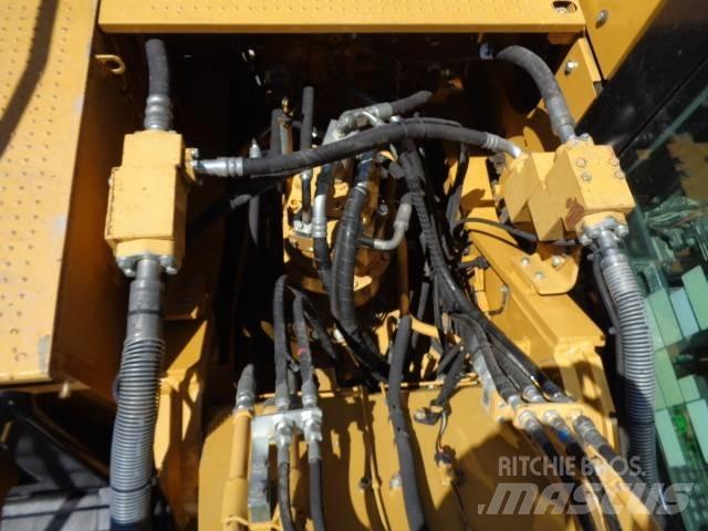 CAT 324 ELME حفارات زحافة