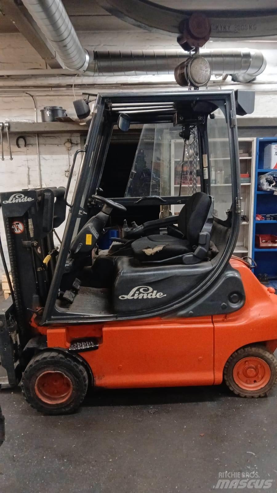 Linde E20P-02 شاحنات ذات رافعات شوكية تعمل بالكهرباء