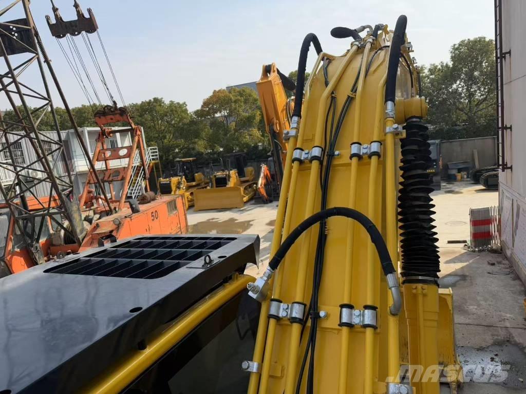 Komatsu PC200-8N1 حفارات وسط 7 طن - 12 طن