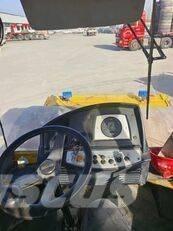 Bomag BW 220D-40 مداحل ثنائية الاسطوانة