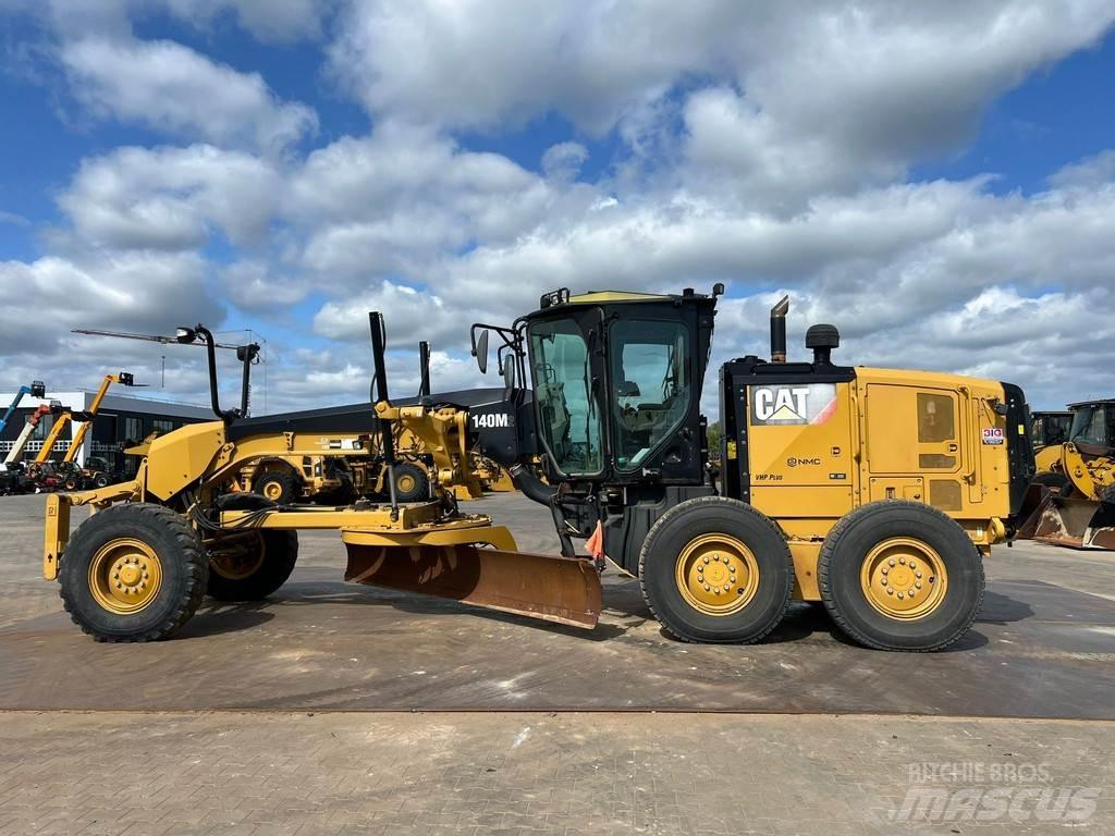 CAT 140M2 معدات تمهيد الطرق