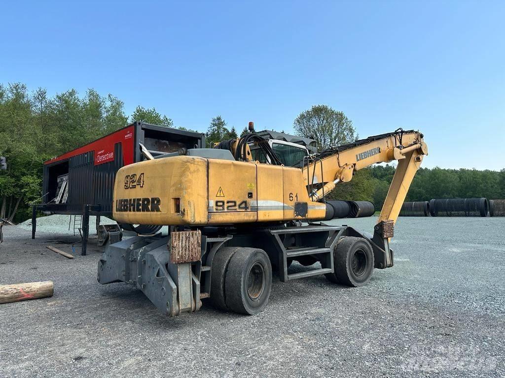 Liebherr A 924C-HD حفارات بعجل