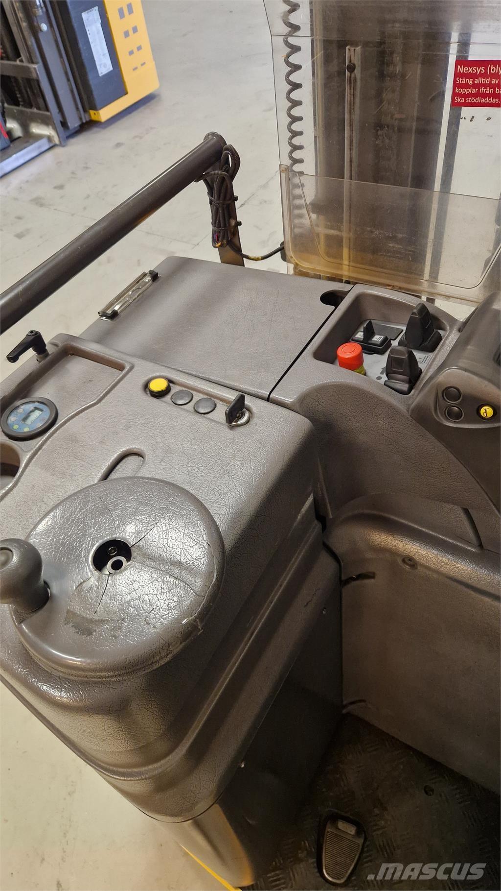 Atlet A160SDTFVHSN شاحنات مناولة ذاتية الدفع