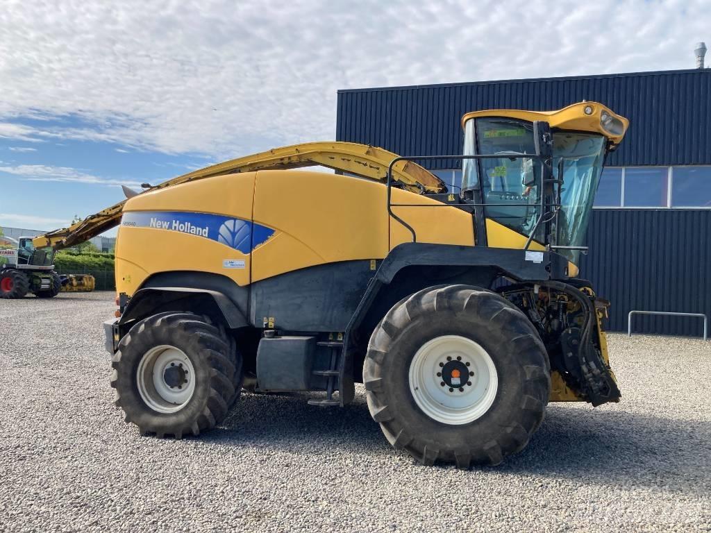 New Holland FR 9040 علافات ذاتية الدفع