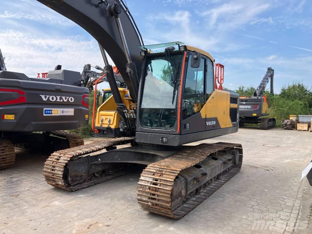 Volvo EC 220 E حفارات زحافة